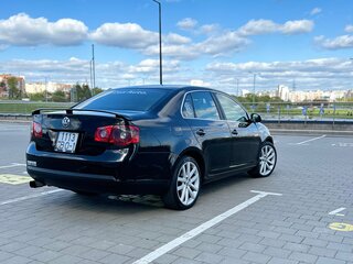 2005 Volkswagen Jetta V, чёрный, 666666 рублей, вид 2