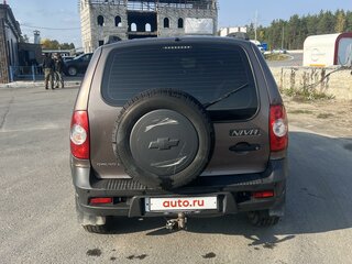 2013 Chevrolet Niva I Рестайлинг, коричневый, 500000 рублей, вид 3
