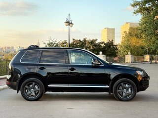 2007 Volkswagen Touareg I Рестайлинг, чёрный, 1490000 рублей, вид 4