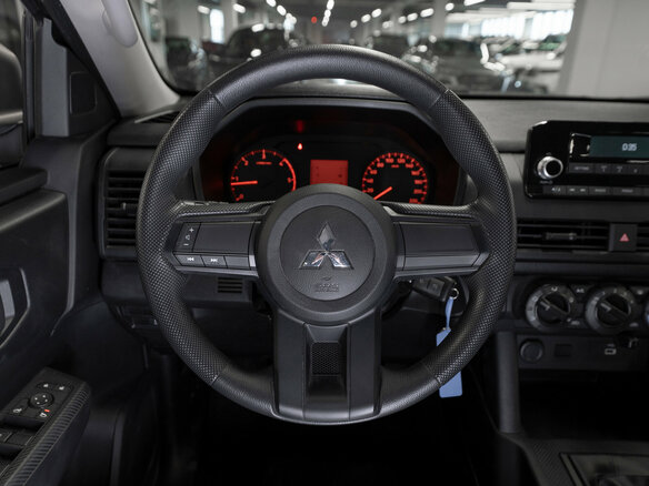 2025 Mitsubishi L200 VI, серый, 4850000 рублей - вид 9