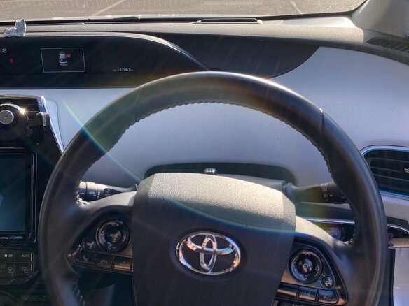 2020 Toyota Prius IV Рестайлинг (XW50), серый, 2370000 рублей - вид 12