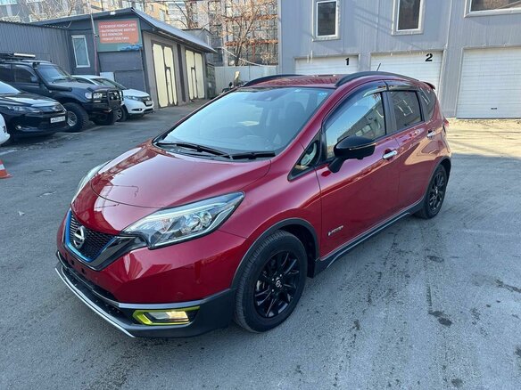 2019 Nissan Note e-Power II Рестайлинг, красный, 1380000 рублей - вид 2