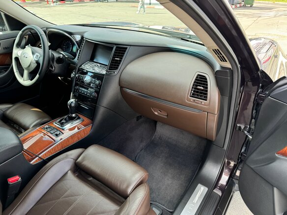 2011 Infiniti FX37 II (S51) Рестайлинг, коричневый, 2500000 рублей - вид 7