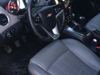 2013 Chevrolet Cruze I Рестайлинг, серый, 810000 рублей, вид 4