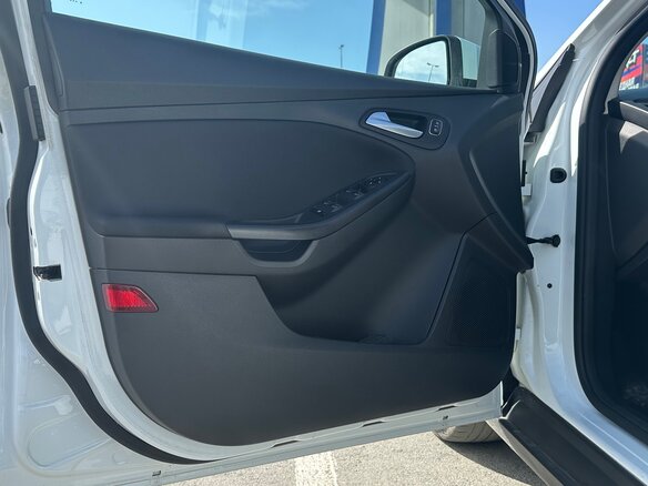 2018 Ford Focus III Рестайлинг, белый, 1500000 рублей - вид 7