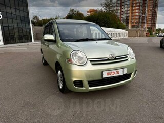 2010 Toyota Sienta I Рестайлинг 1, зелёный, 779999 рублей, вид 3