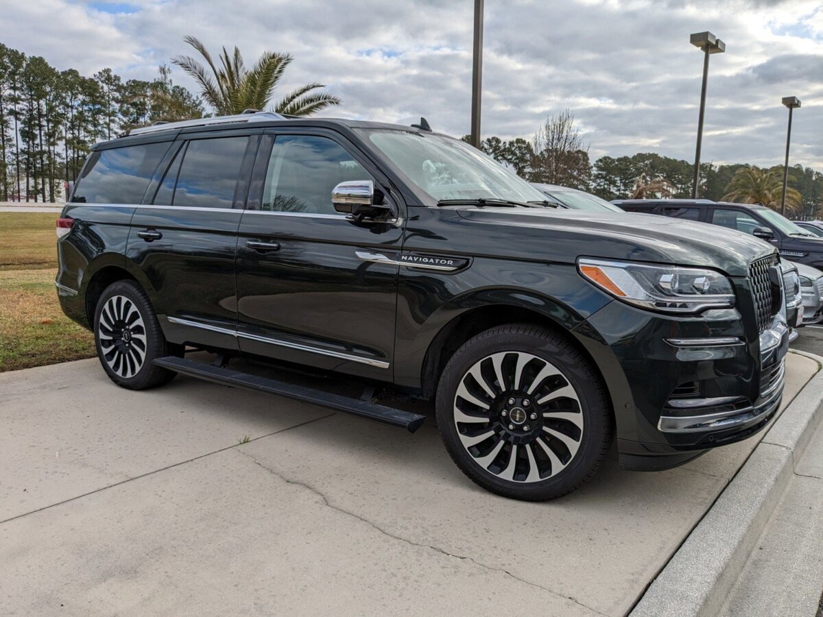 Открыть фотографии: Lincoln Navigator IV