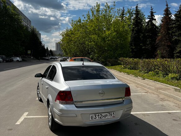 2008 Opel Astra H Рестайлинг, серебристый, 480000 рублей - вид 3