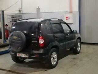 2011 Chevrolet Niva I Рестайлинг, коричневый, 750000 рублей, вид 2