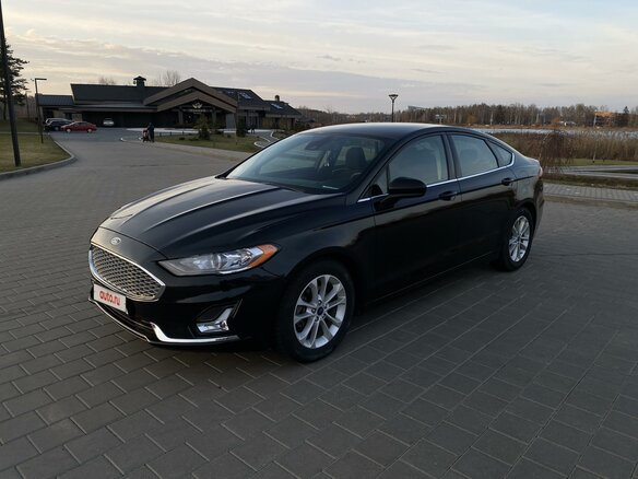 2020 Ford Fusion (North America) II Рестайлинг, чёрный, 1650000 рублей - вид 4