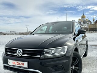 2019 Volkswagen Tiguan II, чёрный, 2500000 рублей, вид 2