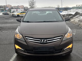 2014 Hyundai Solaris I Рестайлинг, коричневый, 950000 рублей, вид 2