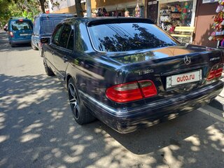 1996 Mercedes-Benz E-Класс 320 II (W210, S210), синий, 250000 рублей, вид 5