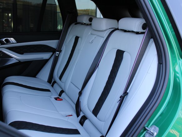 2025 BMW X5 M Competition III (F95) Рестайлинг, зелёный, 19837684 рублей - вид 9