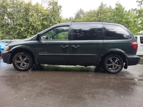 2001 Dodge Caravan 3-speed IV, зелёный, 400000 рублей