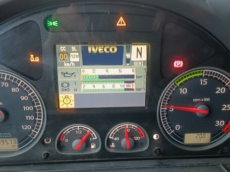 2003 Iveco Stralis, красный, 2000000 рублей, вид 5