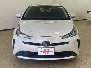 2018 Toyota Prius IV Рестайлинг (XW50), белый, 1600000 рублей, вид 2