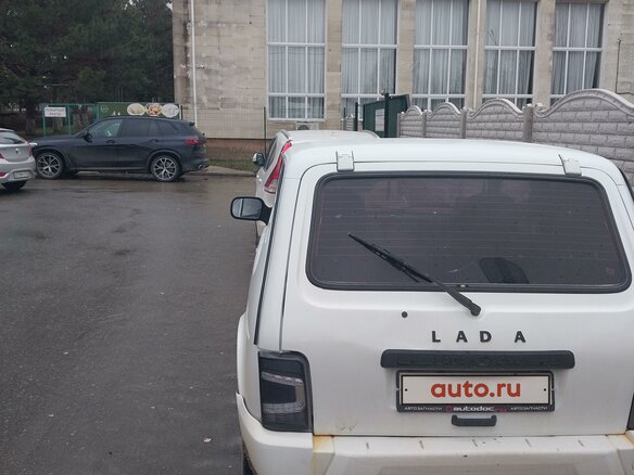 2012 Lada (ВАЗ) 2121 (4x4) I Рестайлинг, белый, 430000 рублей - вид 2