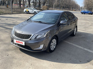 2013 Kia Rio 5-speed III, серый, 680000 рублей, вид 4