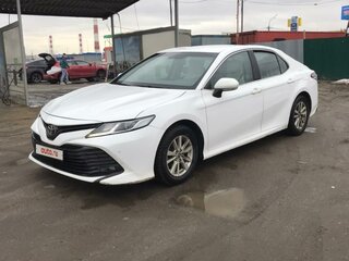 2019 Toyota Camry VIII (XV70), белый, 2150000 рублей, вид 1