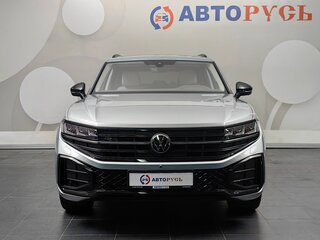 2026 Volkswagen Touareg III Рестайлинг, серебристый, 14650000 рублей, вид 2