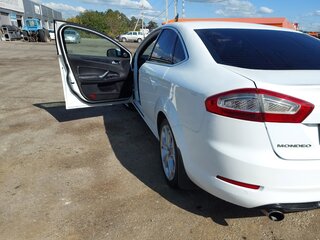 2011 Ford Mondeo IV Рестайлинг, белый, 900000 рублей, вид 2
