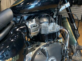 2025 Royal Enfield Super Meteor, зелёный, 710520 рублей, вид 5