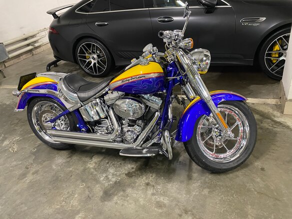 2005 Harley-Davidson CVO, жёлтый, 1900000 рублей - вид 1