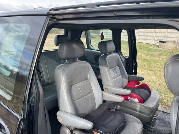 2000 Kia Carnival I, чёрный, 455913 рублей - вид 12