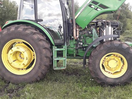 2014 John Deere 6000 Series, зелёный, 3700000 рублей, вид 3