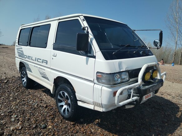 1990 Mitsubishi Delica III, белый, 500000 рублей - вид 11