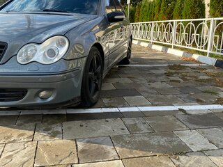 2004 Mercedes-Benz C-Класс 180 II (W203) Рестайлинг, серый, 650000 рублей, вид 4