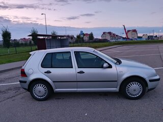 2001 Volkswagen Golf IV, серебристый, 475000 рублей, вид 2
