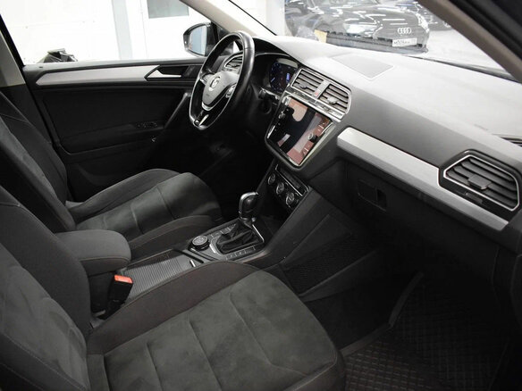 2017 Volkswagen Tiguan II, чёрный, 2040000 рублей - вид 17