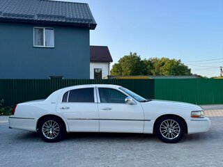 2004 Lincoln Town Car III Рестайлинг, белый, 2050000 рублей, вид 4