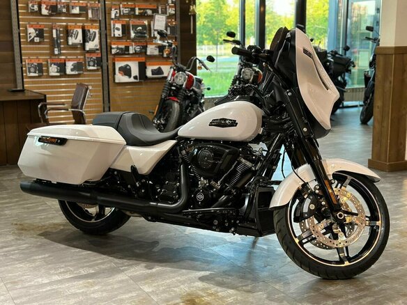 2025 Harley-Davidson Street Glide, белый, 3800000 рублей - вид 3