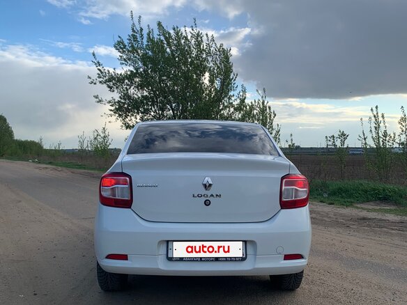 2015 Renault Logan II, белый, 550000 рублей - вид 4