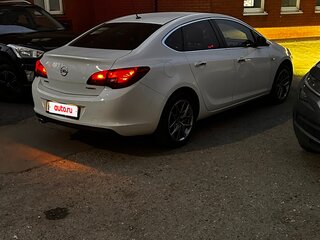 2013 Opel Astra J Рестайлинг, белый, 1150000 рублей, вид 4
