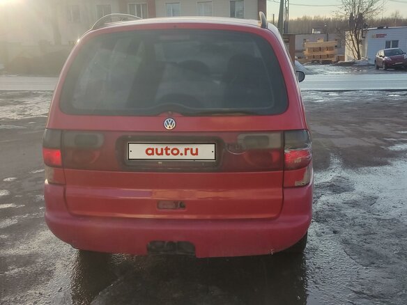 1997 Volkswagen Sharan I, красный, 500000 рублей - вид 6