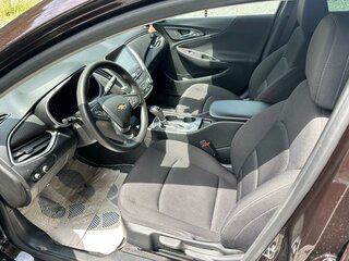 2020 Chevrolet Malibu IX Рестайлинг, красный, 2000000 рублей, вид 4