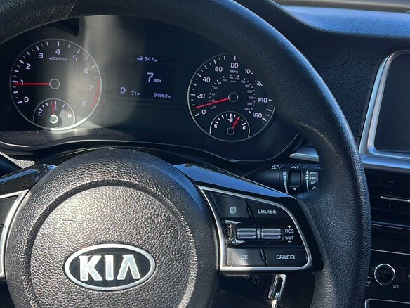 2019 Kia Optima IV Рестайлинг, белый, 1420000 рублей - вид 3