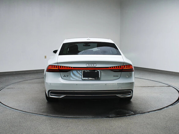 2025 Audi A7 55 TFSI II (4K), белый, 11307600 рублей - вид 4
