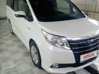 2015 Toyota Noah III (R80), белый, 1920000 рублей, вид 2