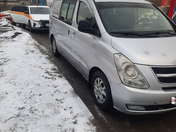 2010 Hyundai Starex, серый, 790000 рублей - вид 3