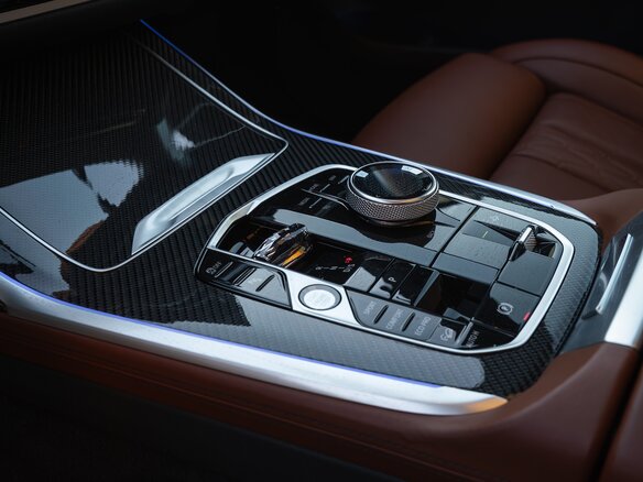 2022 BMW X7 M60i I (G07) Рестайлинг, серый, 17850000 рублей - вид 5