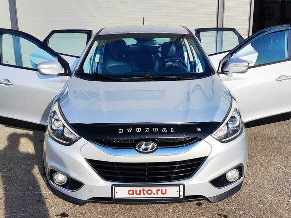 2014 Hyundai ix35 I Рестайлинг, серебристый, 1660000 рублей - вид 1