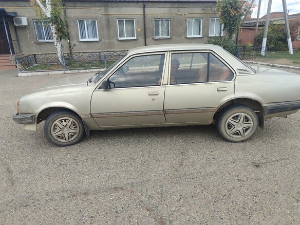 1986 Opel Ascona C, золотистый, 90000 рублей - вид 6