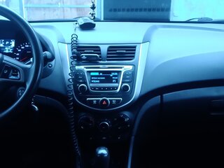 2015 Hyundai Solaris I Рестайлинг, серый, 880000 рублей, вид 5