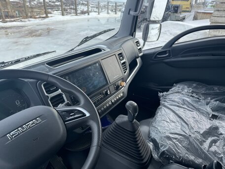 2024 Isuzu Elf (N-series), белый, 4500000 рублей, вид 3