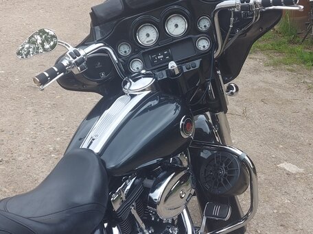2006 Harley-Davidson Street Glide, чёрный, 800000 рублей, вид 2